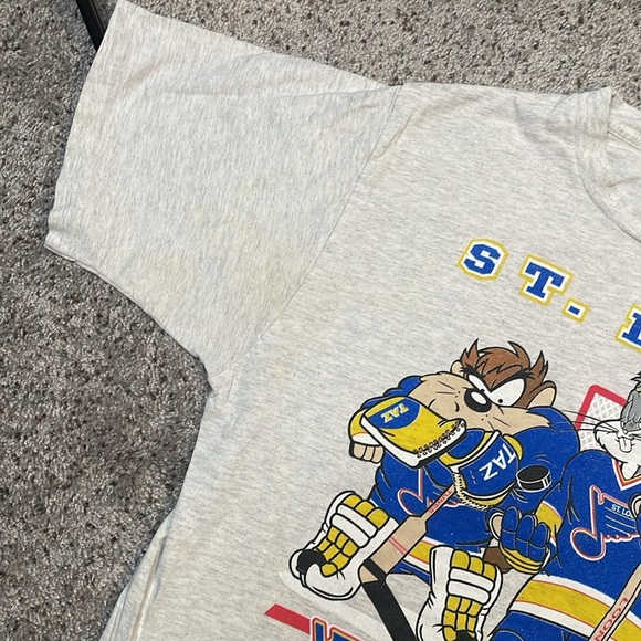 Vintage Looney Tunes St.Louis Blues Single Stitch Changes White Unisex TShirt - Picture 3 of 7